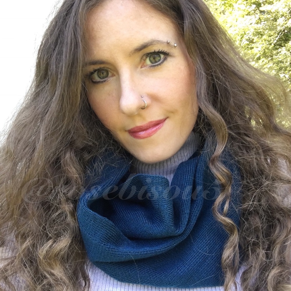 🧣🍂Luxe Knit Infinity Scarf in OLIVE - Picture 6 of 8